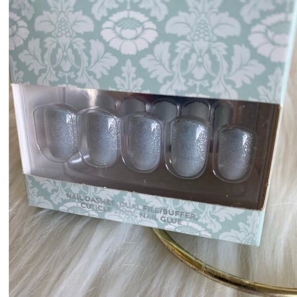 Red Aspen Nail Dashes- Regency, Brinne (Short Square Shimmer Nails) - Picture 2 of 3